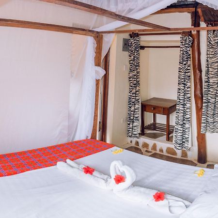 Kijani Cottages In Diani Diani Beach Exterior photo